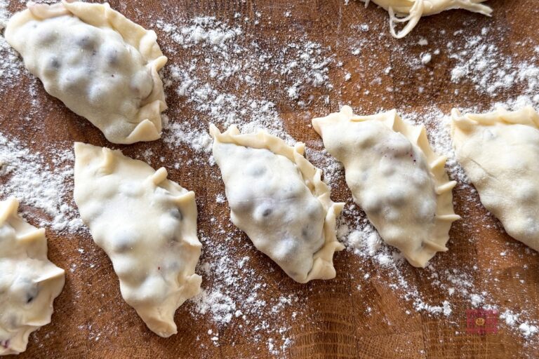 pierogi z jagodami i śmietaną przepis jak zrobić