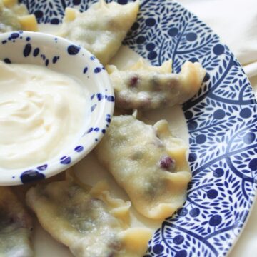 pierogi z jagodami przepis