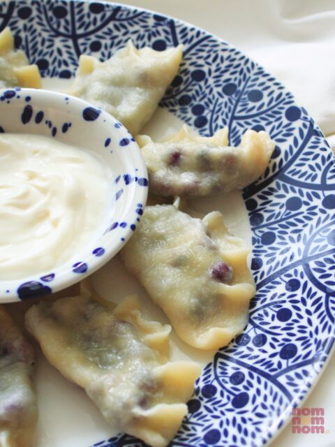 pierogi z jagodami przepis