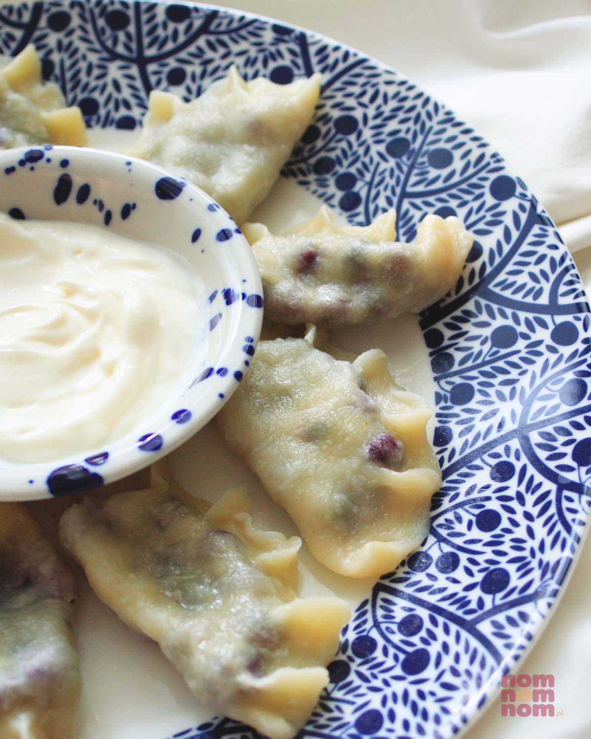 pierogi z jagodami przepis